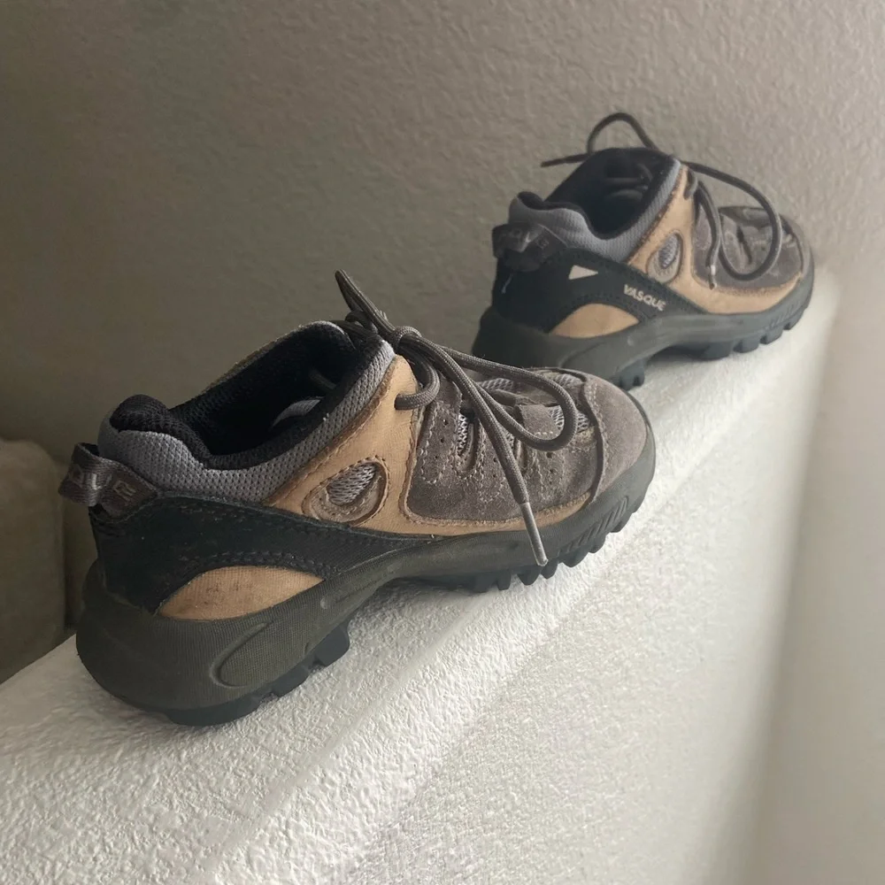 Vasque leather kids low top hiking boots, for girls or boys